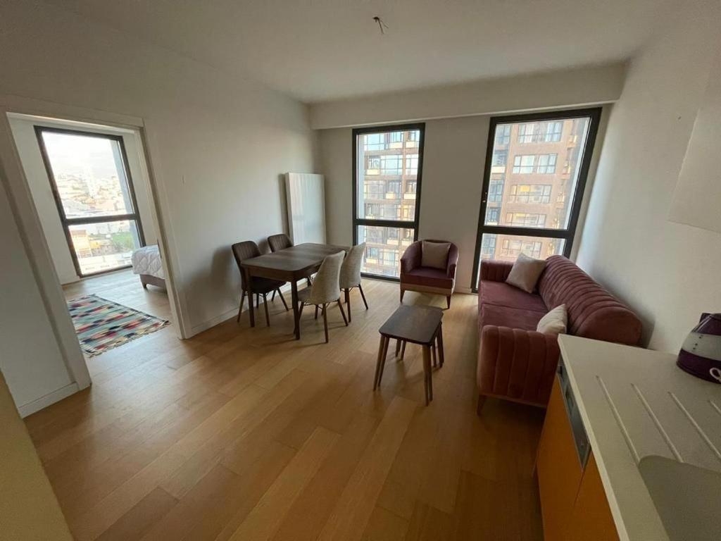 Fully Equipped House Within A Serviced Compound * Estambul